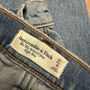 Abercrombie 90s Relaxed High Rise 27/4 S